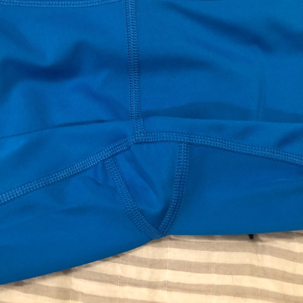 Under Armour Heat Gear Leggings - Picture 6 of 7